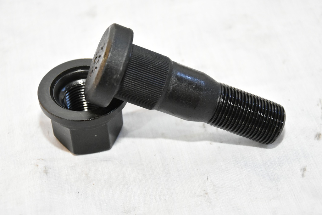 BOUJON DE ROUE AVEC ÉCROU